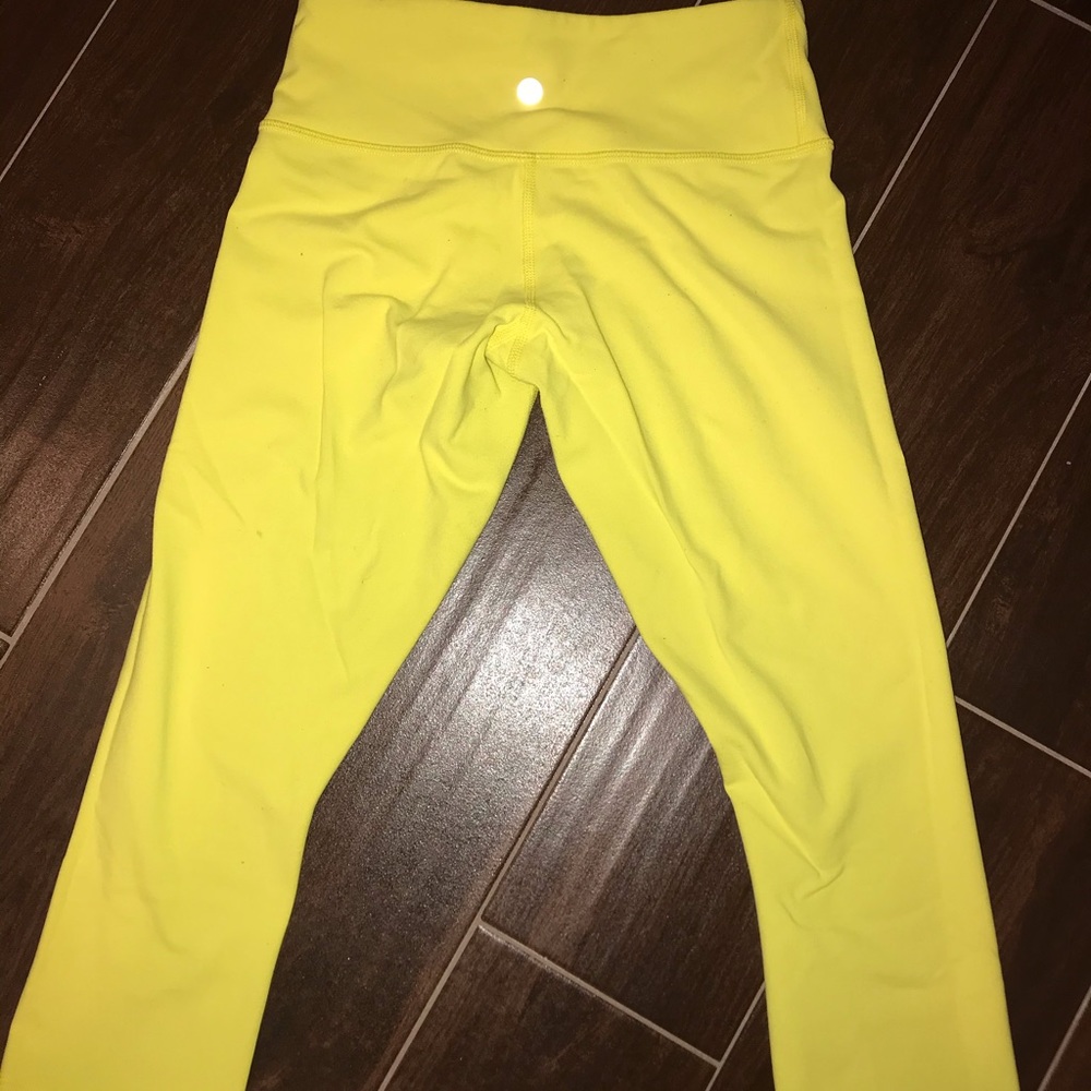 4 LuLuLemon Wunder Under Cropped Leggings Yellow